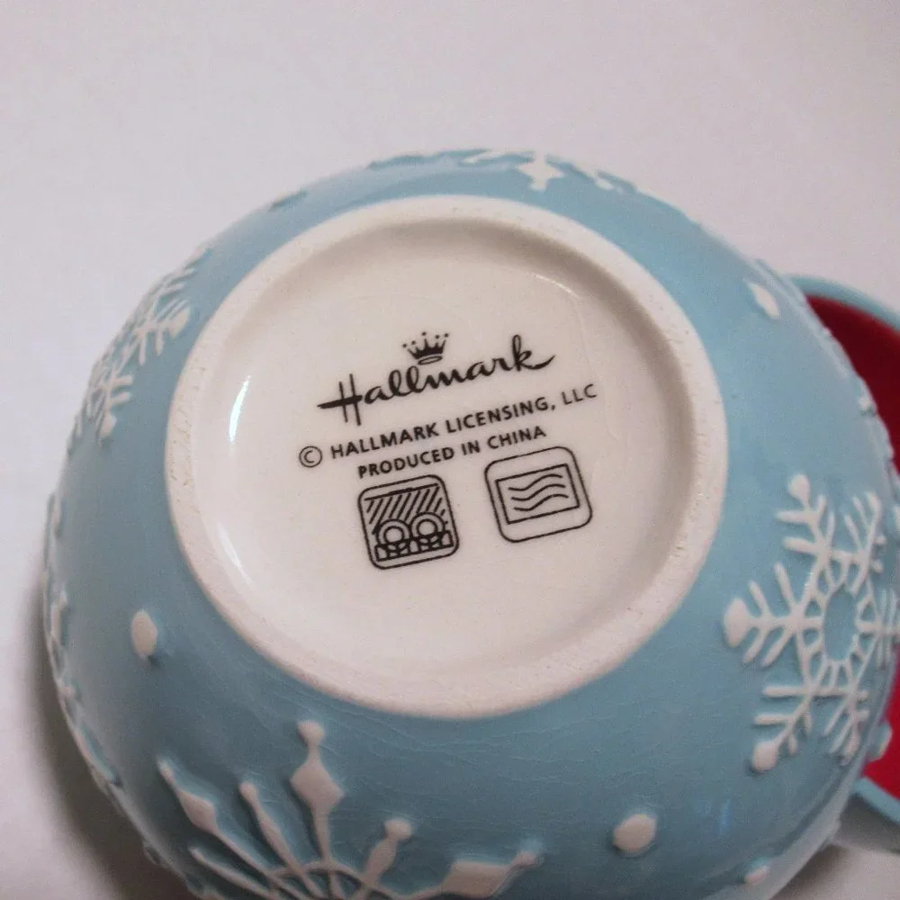 Hallmark Snowflake Bowl set